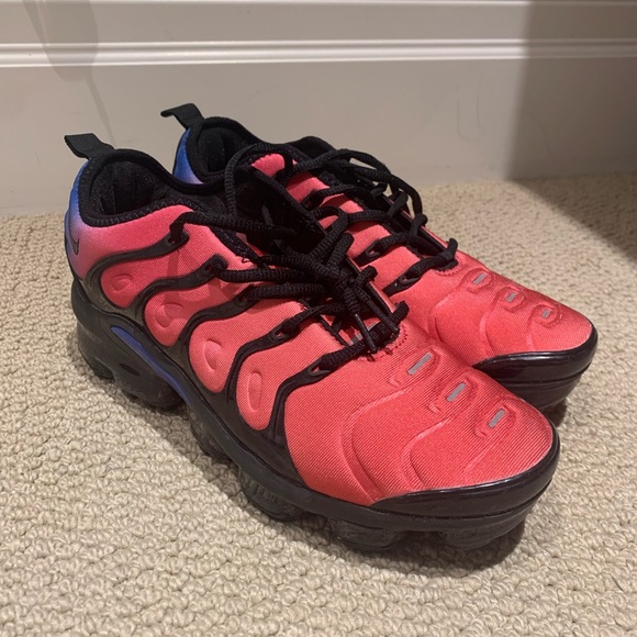 pink/blue vapormax plus - Picture 3 of 3